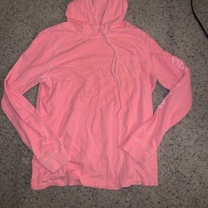 vineyard vines t-shirt hoodie